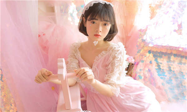 元宝供卵试管代怀生子多少钱？这一直是很多不孕不育家庭关注的话题。在中国，不孕不育的发生率越来越高，根据《中国不孕不育现状调研报告》显示，育龄夫妇的不孕不育率从20年前的3%增长至现在的12.5%-18.2%，患者人数高达6000万以上。在这样的背景下，许多家庭通过供卵试管来实现自己的生育梦想。那么，供卵试管代怀生子的费用到底是多少呢？